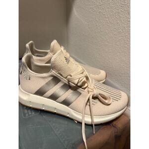 Swift Run 1.0 Shoes Wonder White / Cyber Metallic / Off White 8